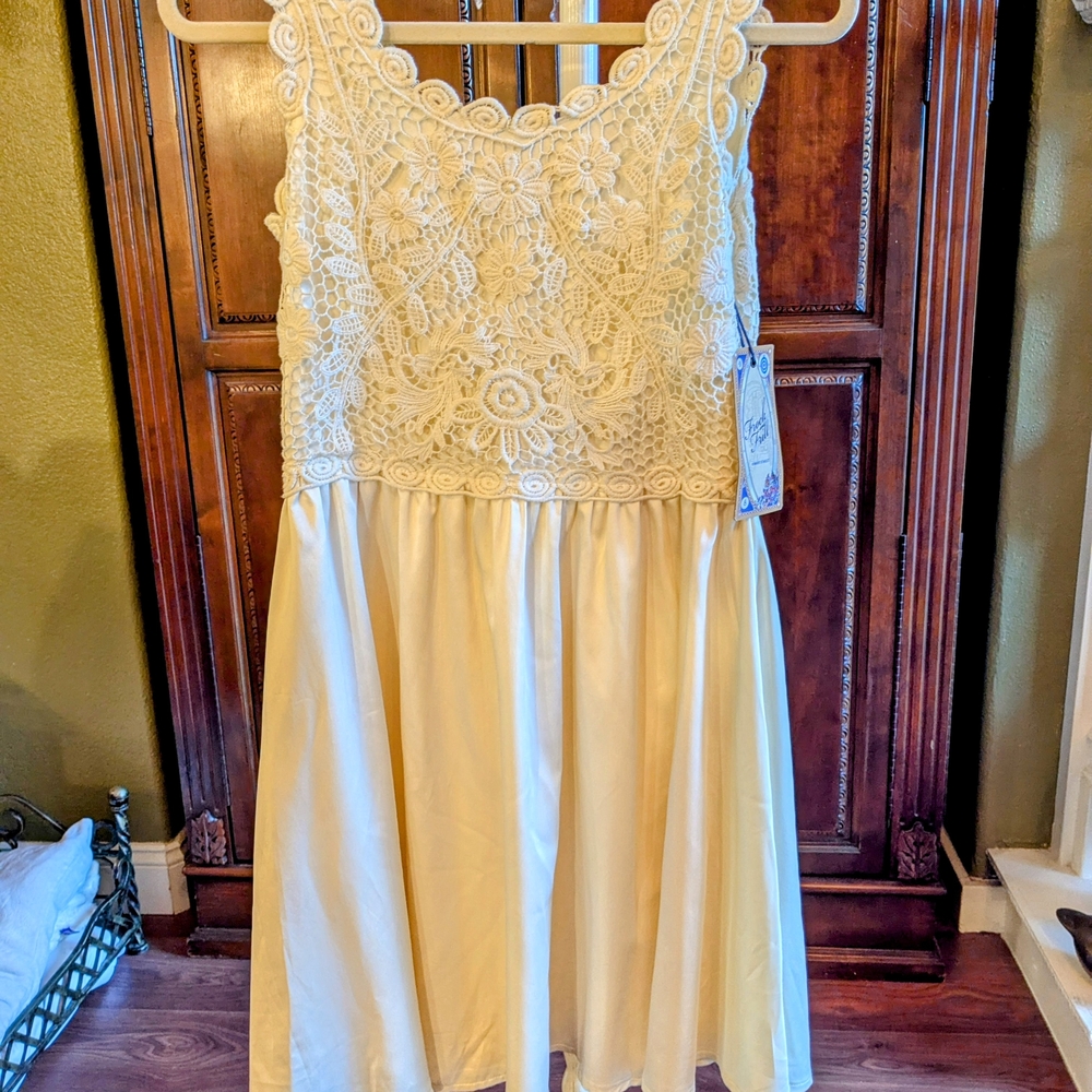 Cream Scoop Neck Sleeveless Mini Sundress